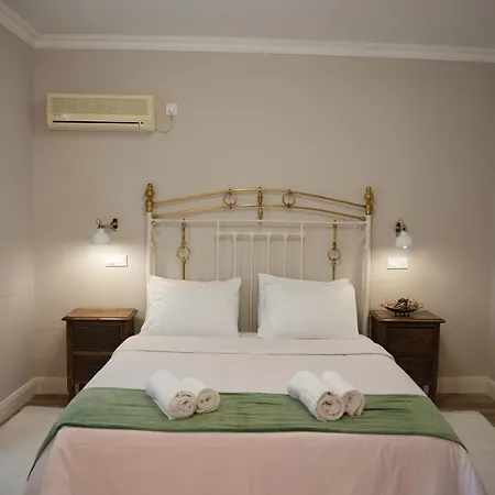 Doma Est 1991 Πανσιόν Αράχωβα