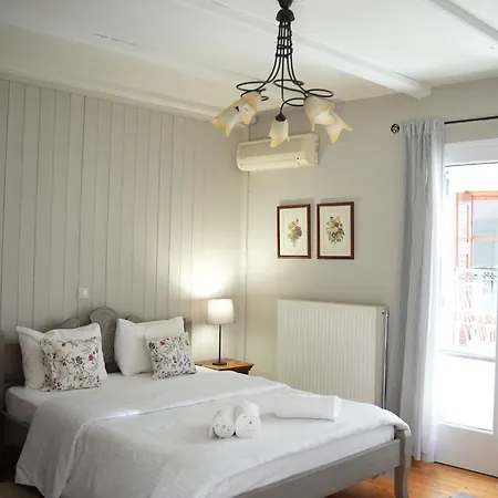 Doma Est 1991 Αράχωβα