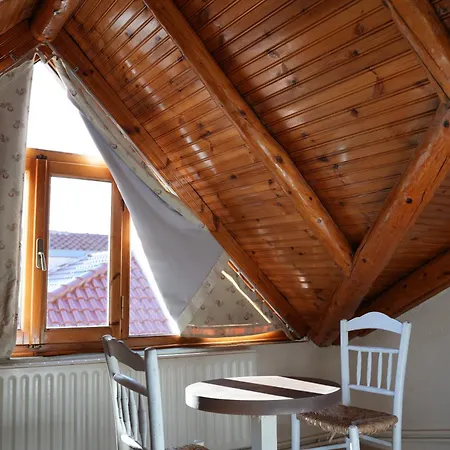 Doma Est 1991 Αράχωβα