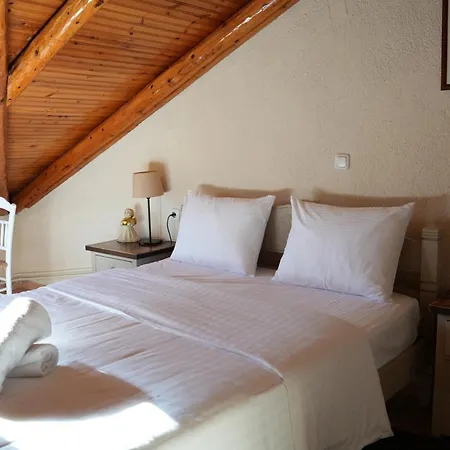 Doma Est 1991 Πανσιόν 3*