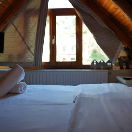 Doma Est 1991 Πανσιόν 3*