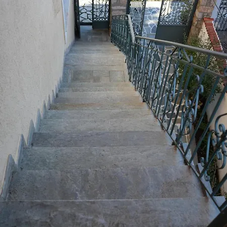 δώμα 4* Αράχωβα